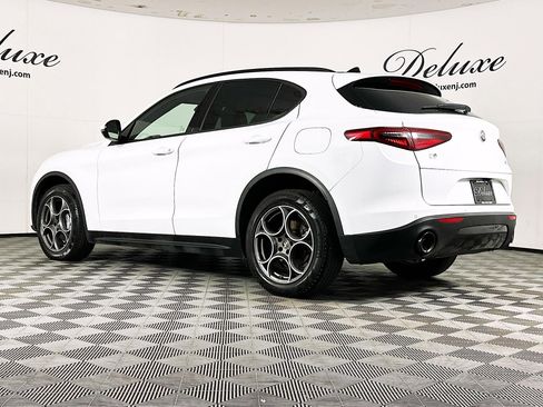 Used 2022 Alfa Romeo Stelvio Sprint image 4