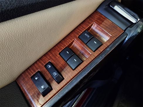 Used 2010 Ford Explorer Eddie Bauer image 25