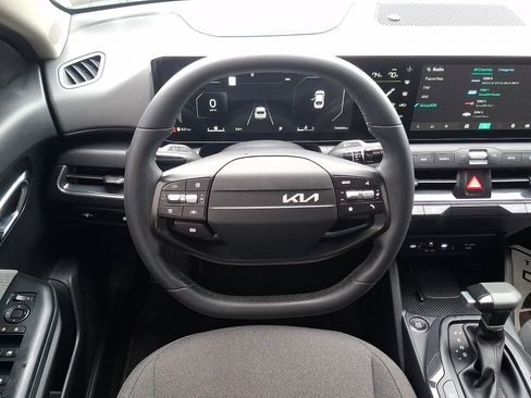 Used 2025 Kia K4 EX FWD image 12