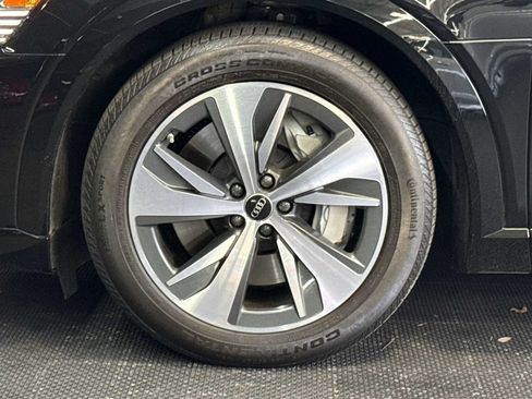 Used 2024 Audi Q8 e-tron Premium AWD/4WD image 11