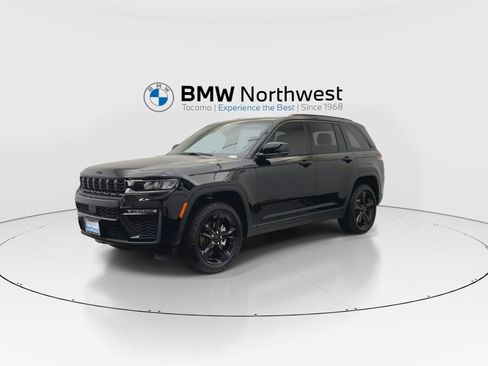 Used 2026 Jeep Grand Cherokee Limited w/ Limited Altitude Package AWD/4WD image 9