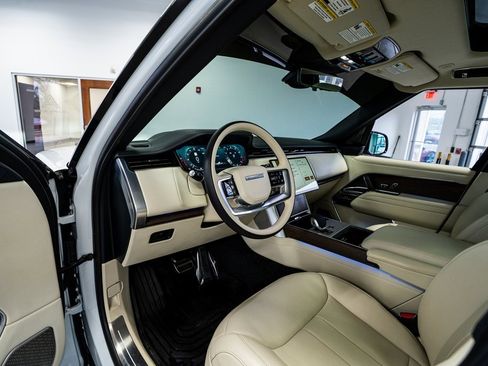 Used 2025 Land Rover Range Rover Long Wheelbase Autobiography image 34