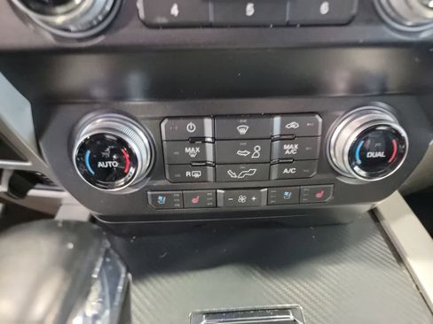Used 2020 Ford F150 Lariat w/ Equipment Group 502A Luxury AWD/4WD image 26