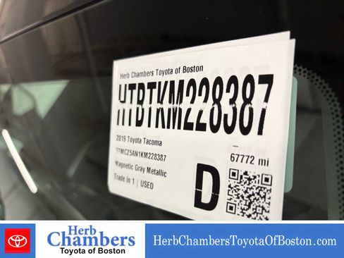 Used 2019 Toyota Tacoma SR5 AWD/4WD image 13