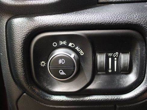 Used 2019 RAM 1500 Big Horn AWD/4WD image 40