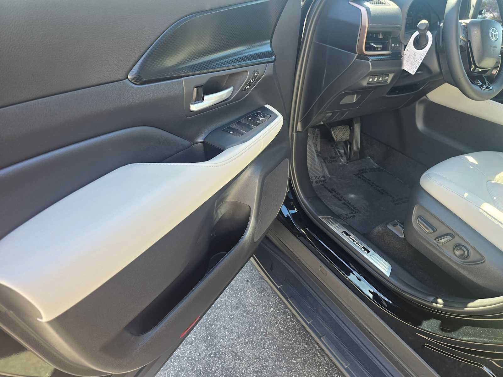 New 2026 Toyota Grand Highlander AWD Hybrid image 23