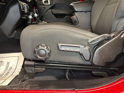 Used 2022 Jeep Wrangler Sport S image 20