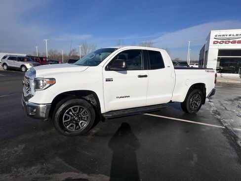 Used 2018 Toyota Tundra SR5 image 16