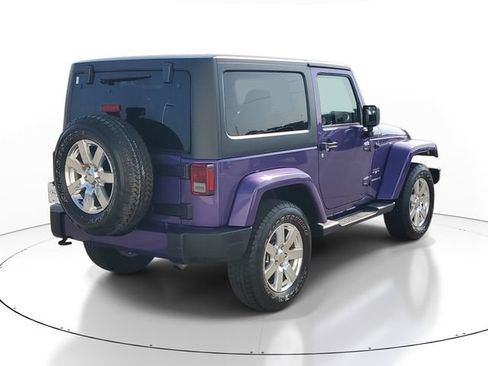Used 2017 Jeep Wrangler Sahara w/ Connectivity Group AWD/4WD image 4