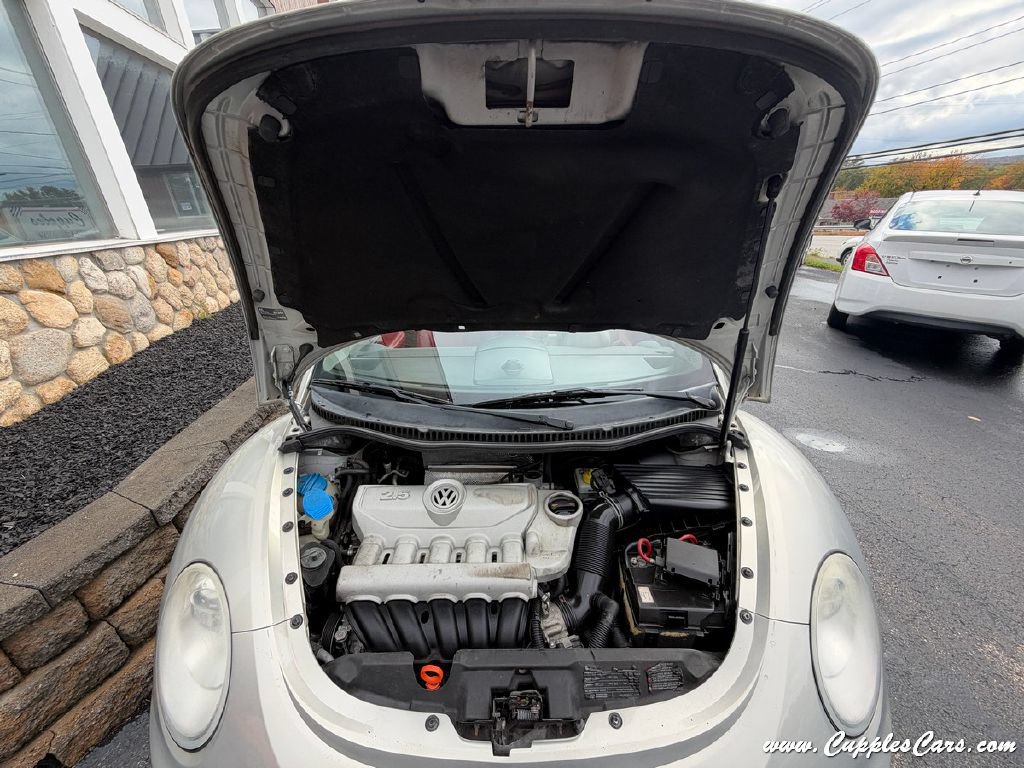 Used 2009 Volkswagen Beetle Blush FWD image 16
