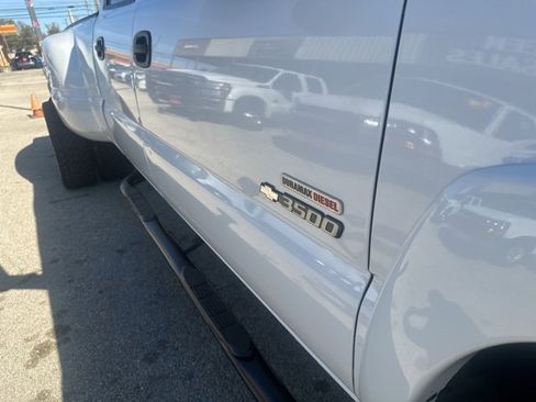 Used 2005 Chevrolet Silverado 3500 LT w/ Heavy-Duty Power Package image 5