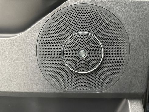 Used 2022 Ford Expedition Limited image 17