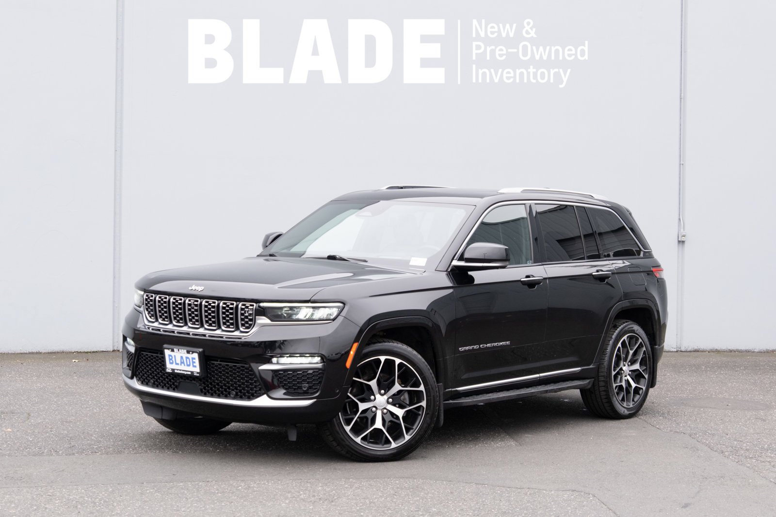 Used 2022 Jeep Grand Cherokee Summit AWD/4WD image 1