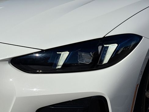 Used 2026 BMW 430i Coupe w/ M Sport Package image 9