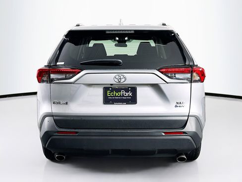 Used 2025 Toyota RAV4 XLE image 7