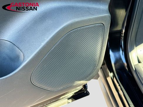 Used 2023 Nissan Rogue SV image 23