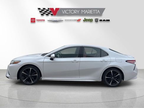 Used 2018 Toyota Camry XSE image 3