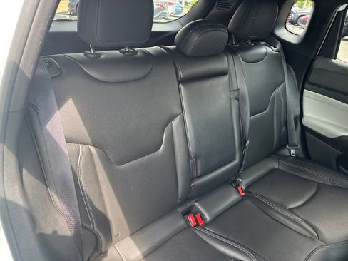 Used 2025 Jeep Compass Limited AWD/4WD image 30