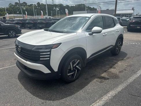 Certified 2025 Nissan Kicks SV FWD image 1