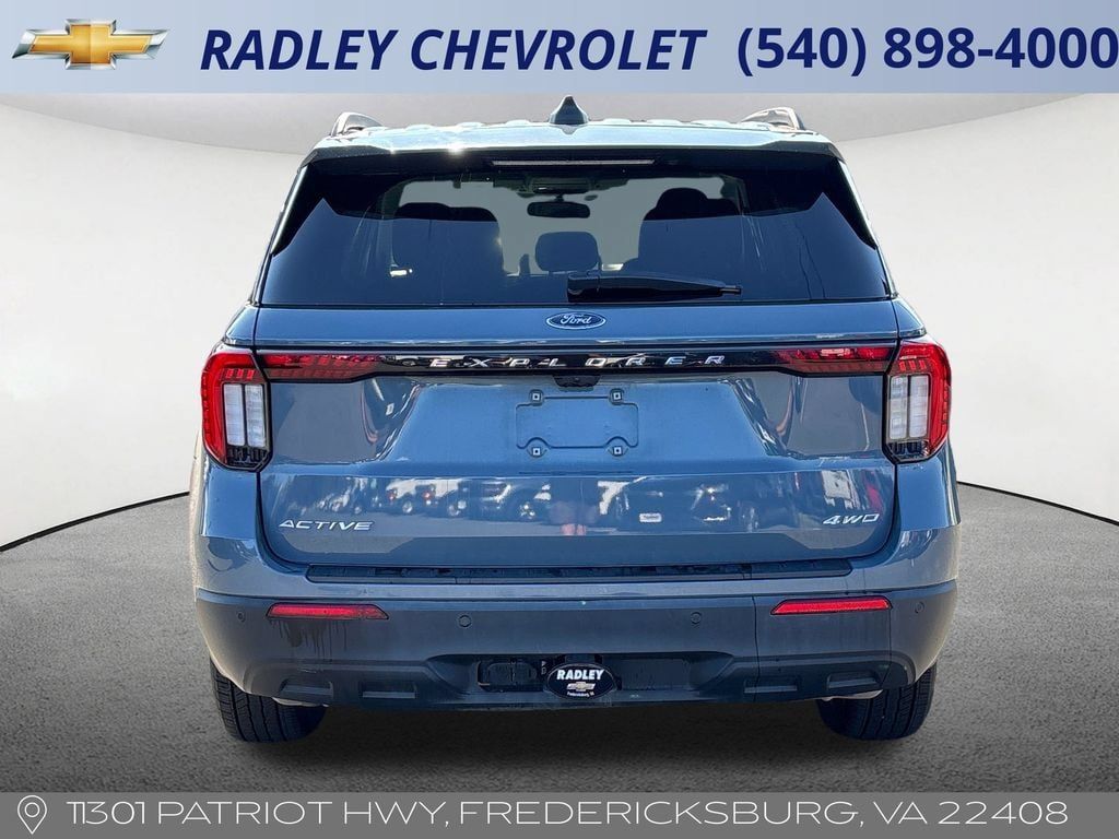 Used 2025 Ford Explorer Active AWD/4WD image 19