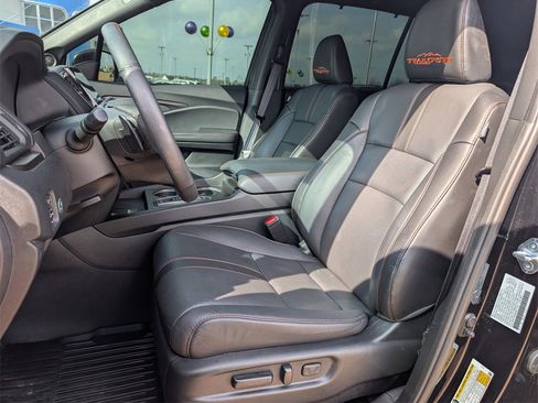 Certified 2025 Honda Passport TrailSport image 11