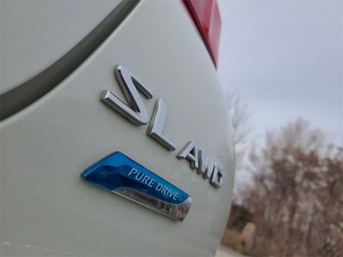 Used 2012 Nissan Juke SL image 16