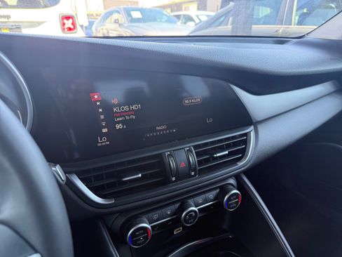 Used 2018 Alfa Romeo Giulia Ti w/ Nero Edizione RWD image 19