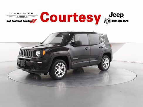 Certified 2023 Jeep Renegade Latitude image 9