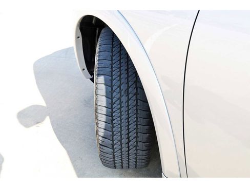 Used 2024 Nissan Armada SL w/ Captain's Chairs Package image 32