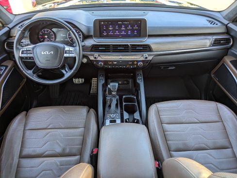 Used 2022 Kia Telluride SX w/ SX Prestige Package image 13