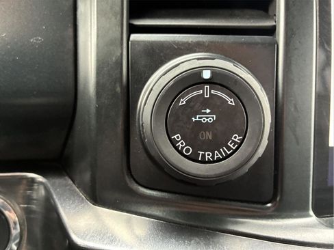 Used 2023 Ford F250 Lariat w/ Lariat Ultimate Package AWD/4WD image 25