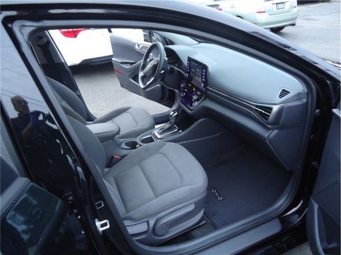 Used 2020 Hyundai Ioniq Blue FWD image 17