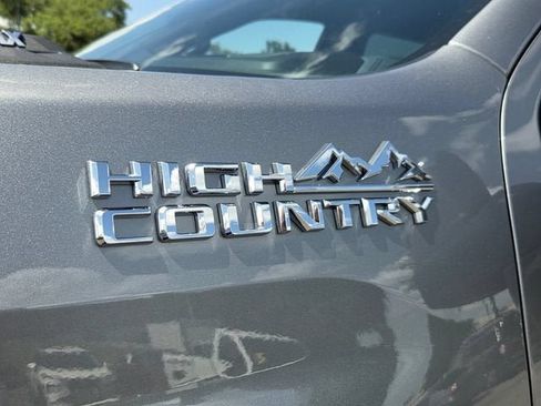 Used 2026 Chevrolet Silverado 2500 High Country w/ Technology Package AWD/4WD image 9