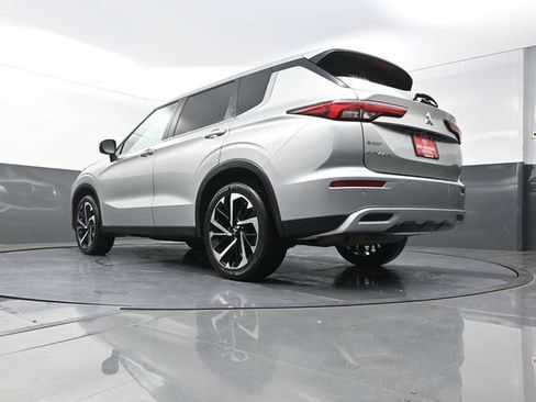 Used 2024 Mitsubishi Outlander SE AWD/4WD image 35