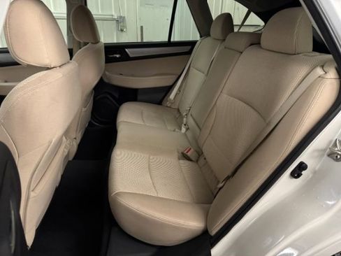 Used 2018 Subaru Outback 2.5i Premium image 16