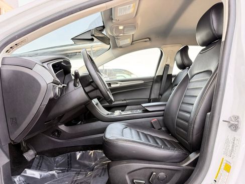 Used 2018 Ford Fusion SE w/ Equipment Group 602A FWD image 13