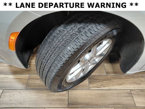 Certified 2024 Chrysler Pacifica Touring-L image 12