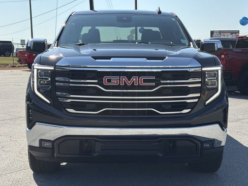 Used 2025 GMC Sierra 1500 SLT AWD/4WD image 26