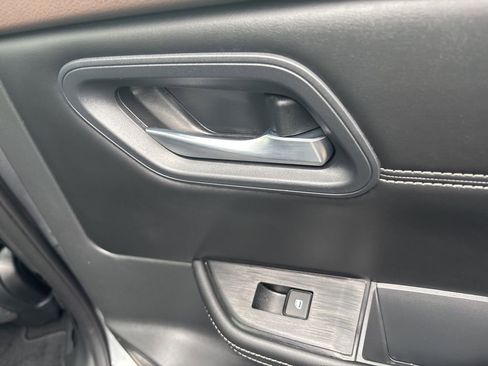 Used 2023 Nissan Rogue SV w/ SV Premium B Package image 31