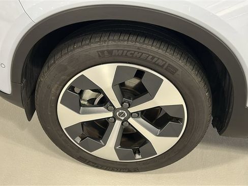 Certified 2026 Volvo XC40 B5 Plus AWD/4WD image 8