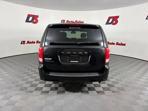 Used 2020 Dodge Grand Caravan SE FWD image 5