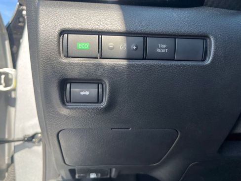 Used 2022 Nissan Sentra SV FWD image 20