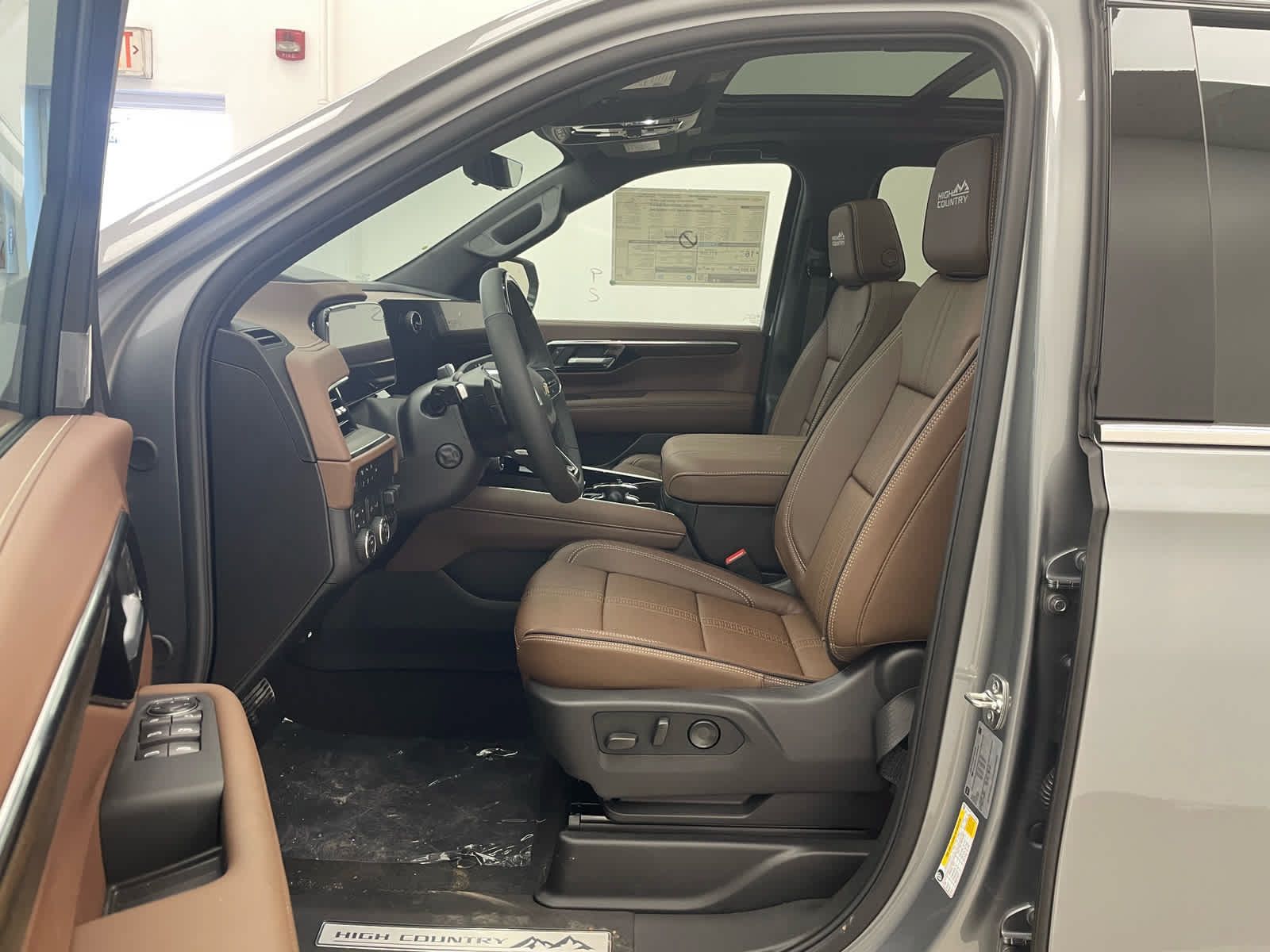 New 2026 Chevrolet Suburban High Country AWD/4WD image 9