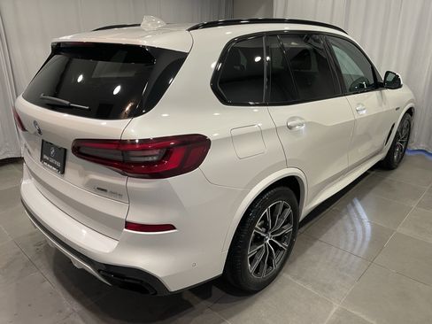 Certified 2022 BMW X5 xDrive45e w/ M Sport Package image 6