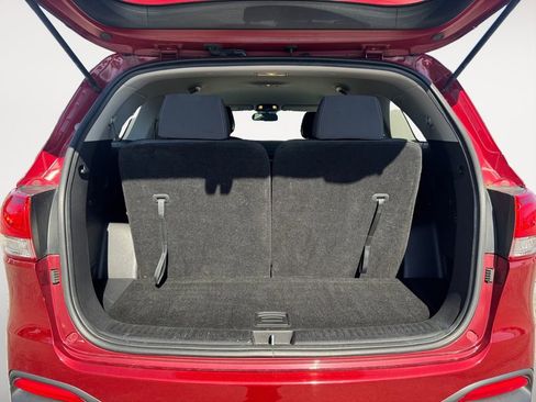 Used 2017 Kia Sorento AWD image 5