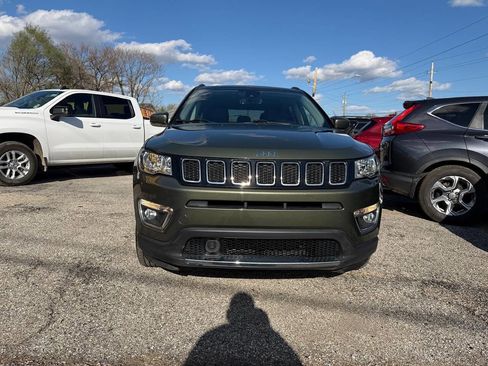 Used 2021 Jeep Compass Limited AWD/4WD image 2