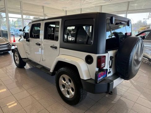 Used 2014 Jeep Wrangler Unlimited Sahara w/ Connectivity Group AWD/4WD image 5
