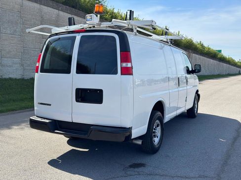 Used 2018 Chevrolet Express 2500 RWD image 6