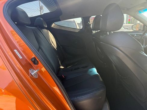 Used 2015 Hyundai Veloster RE:FLEX Edition FWD image 9