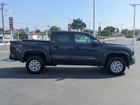 Used 2024 Toyota Tacoma SR5 image 4